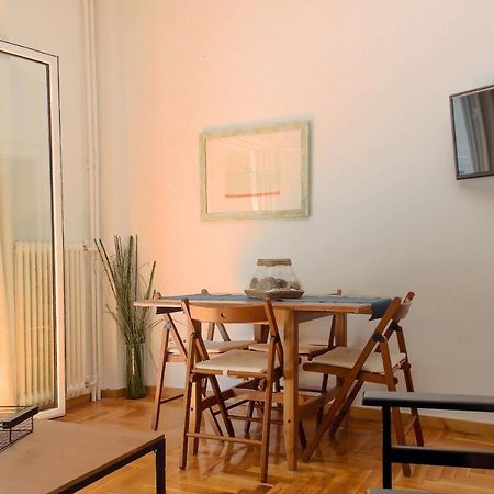 Cozy Plaka Apartment Атина Екстериор снимка