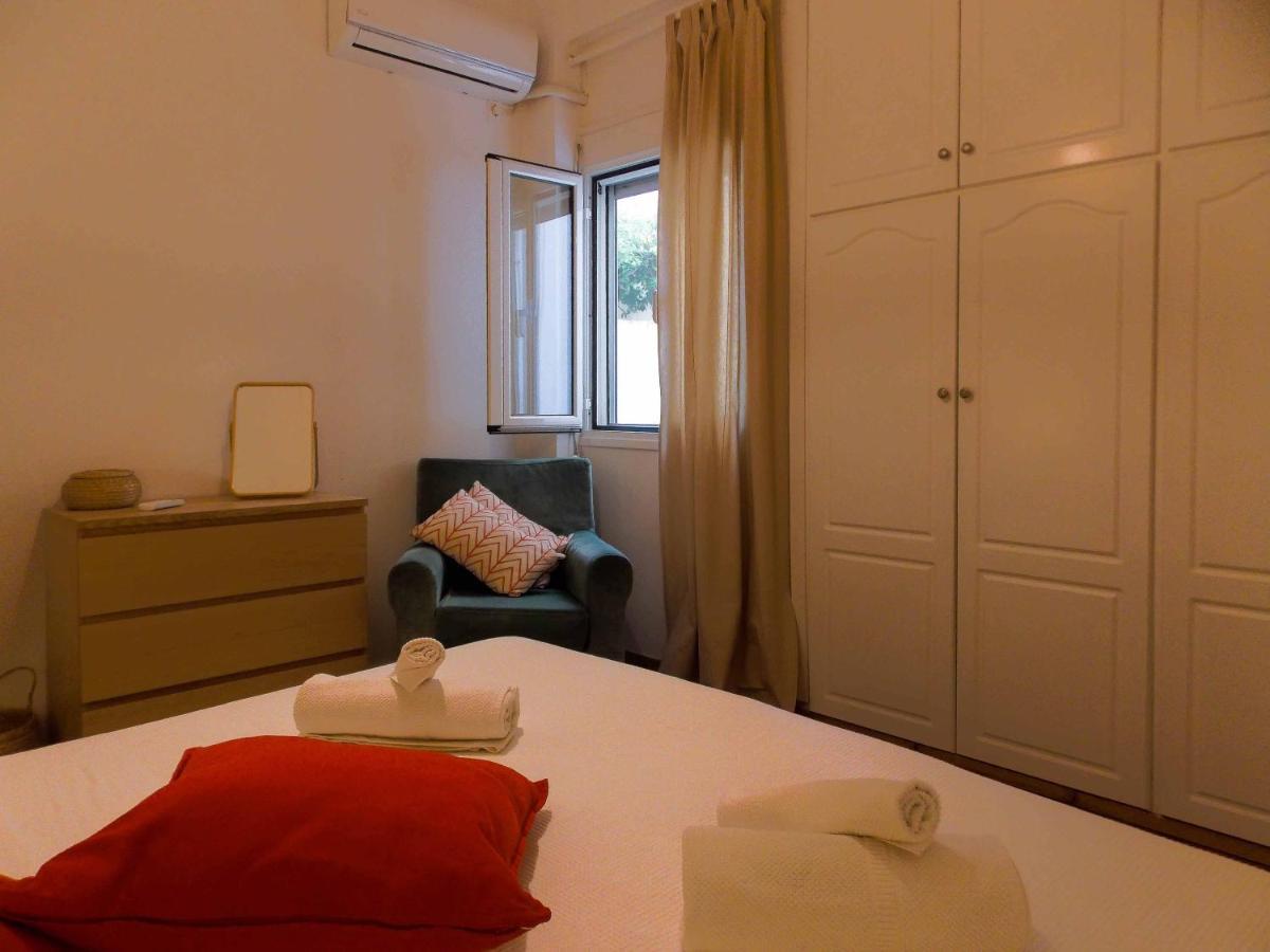Cozy Plaka Apartment Атина Екстериор снимка