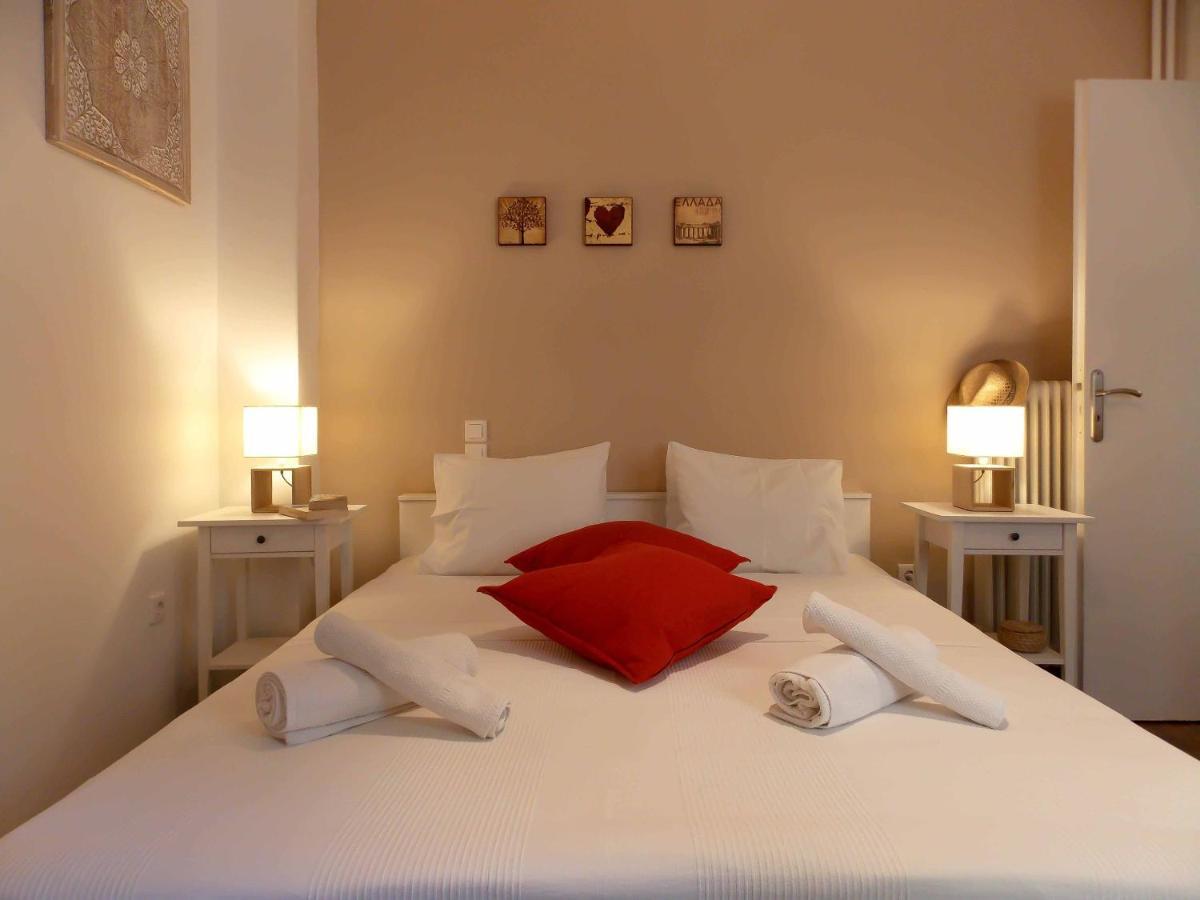 Cozy Plaka Apartment Атина Екстериор снимка