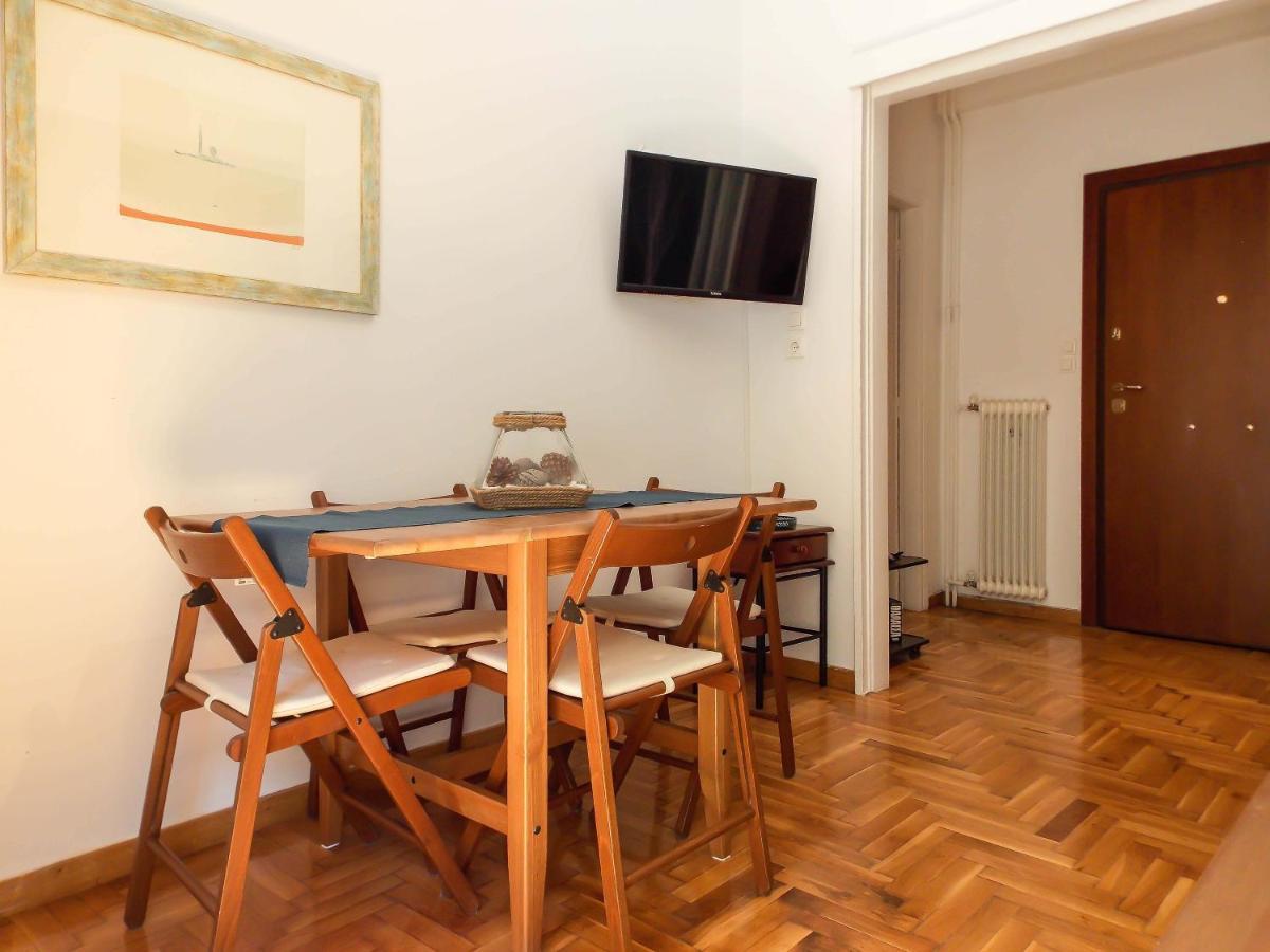 Cozy Plaka Apartment Атина Екстериор снимка