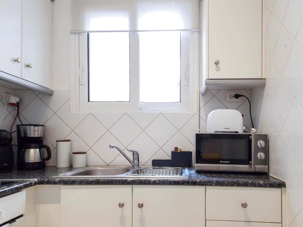 Cozy Plaka Apartment Атина Екстериор снимка