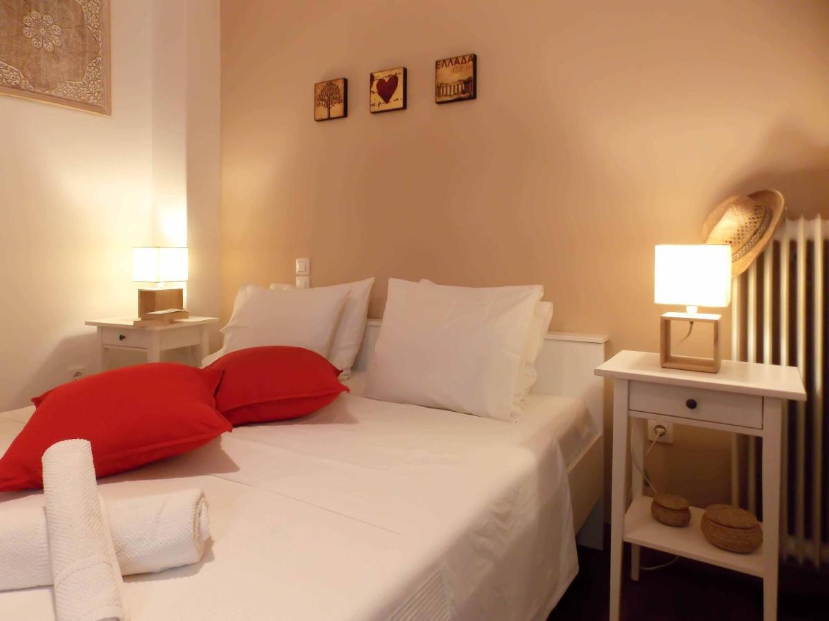 Cozy Plaka Apartment Атина Екстериор снимка