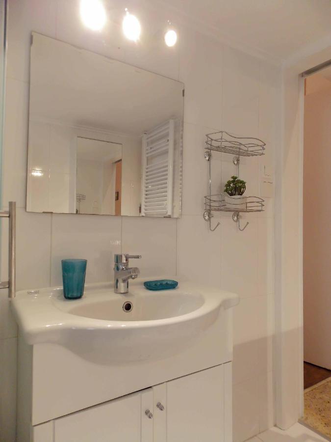 Cozy Plaka Apartment Атина Екстериор снимка
