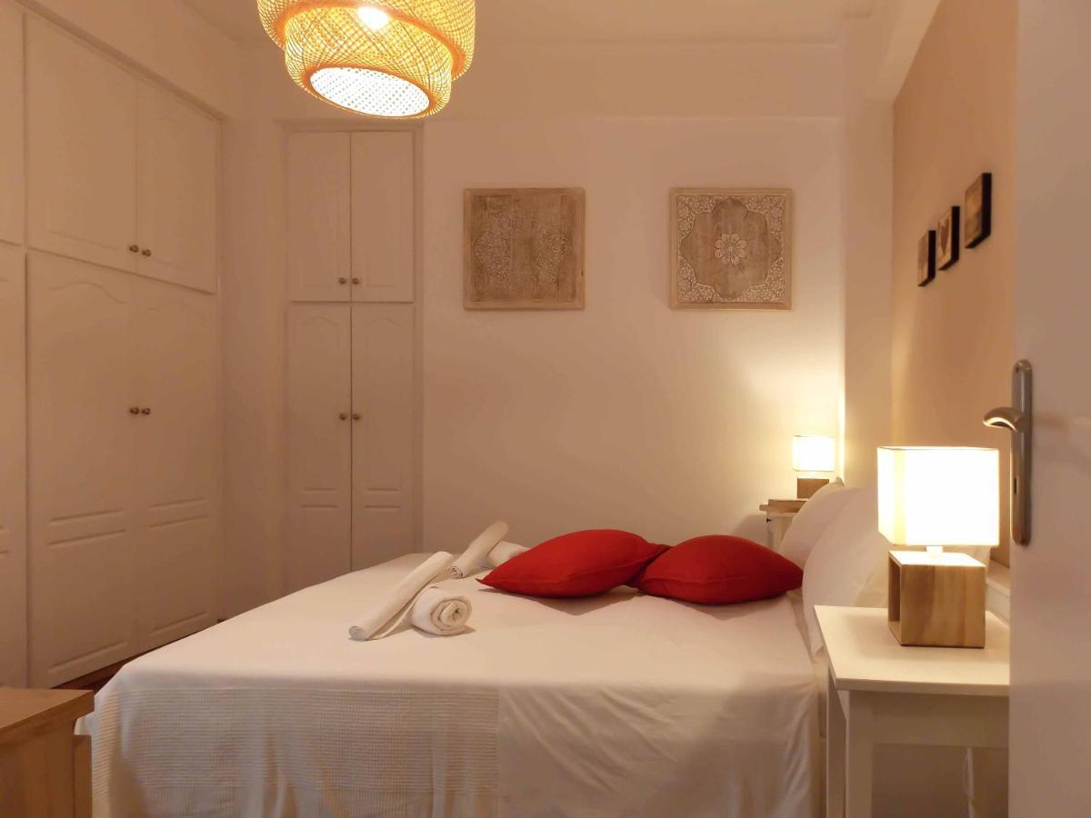 Cozy Plaka Apartment Атина Екстериор снимка